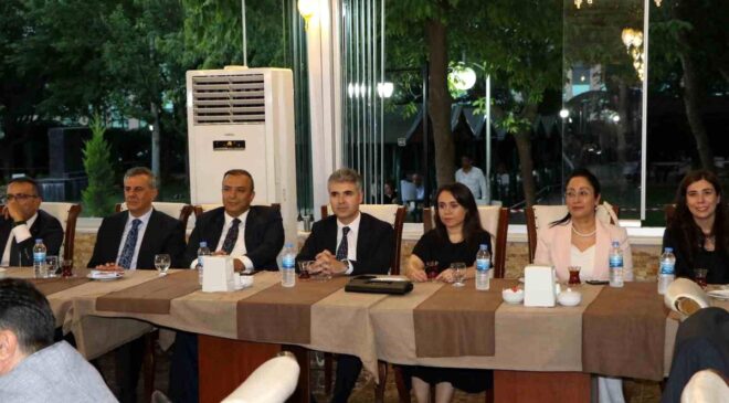 Gaziantep’te görev yerleri değişen hakim ve Cumhuriyet savcılarına veda programı düzenlendi