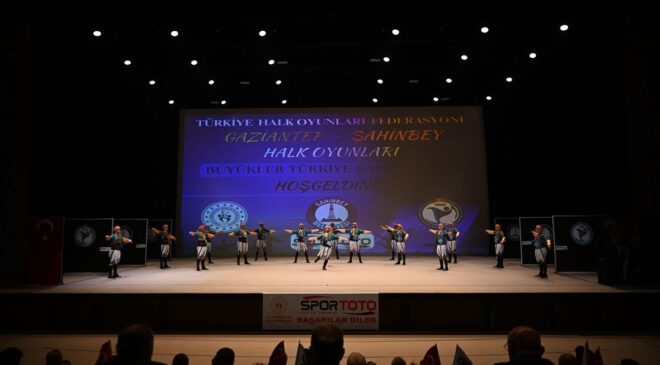 Gaziantep’te Halk Oyunları Büyükler Türkiye Şampiyonası Başladı