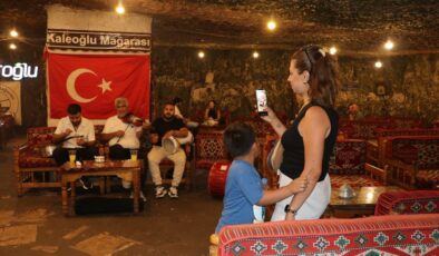Gaziantep’te serinlemek isteyenler mağara kafeyi tercih ediyor