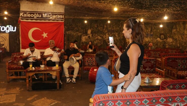 Gaziantep’te serinlemek isteyenler mağara kafeyi tercih ediyor