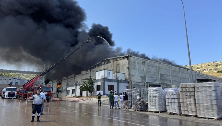 Gaziantep’te tekstil fabrikasında yangın çıktı