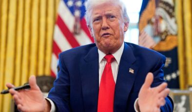 İran ile savaşı bitiren Trump, ticaret savaşlarını yeniden başlattı: Avrupa’ya yüzde 100 gümrük vergisi tehdidi