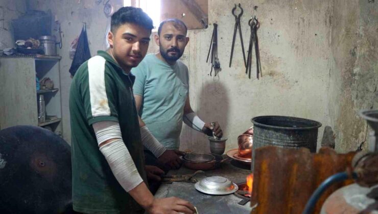 Kalay ustalarının 100 dereceyi bulan sıcaklıklarda zorlu ekmek mücadelesi