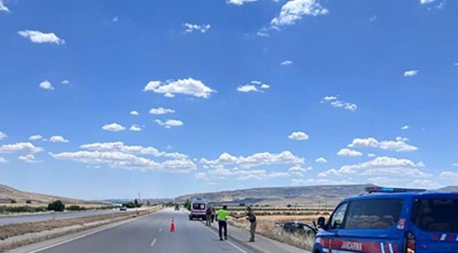 Kilis’te feci kaza: Otomobil şarampole devrildi, 2 yaralı