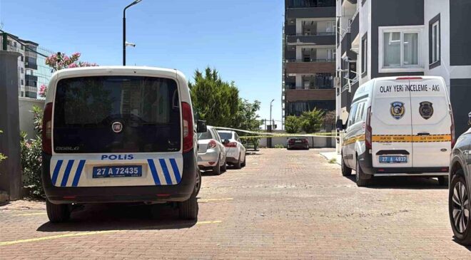 Kucağına aldığı çocuğuyla 8’inci kattan atladı: Anne öldü, çocuk ağır yaralandı