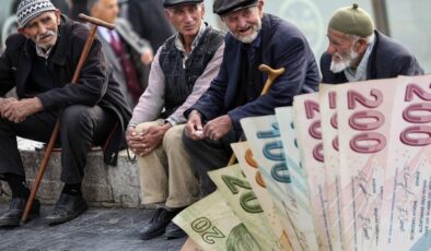 Milyonlarca emekli zam bekliyor! AK Parti sokağın sesine kulak verdi