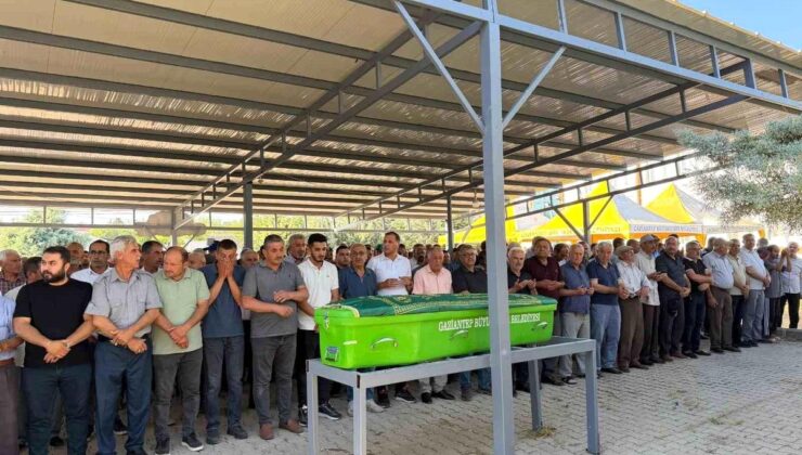 Sınava giderken kazada ölen genç toprağa verildi