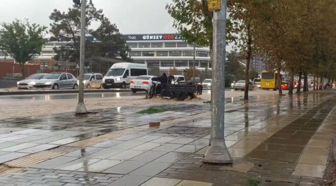Gaziantep’te Sağanak Yağmur Etkili Oldu